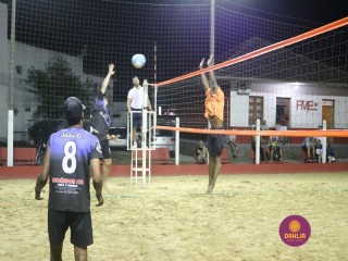 
<a style='margin-left: 5px;' class='btn btn-xs btn-social btn-facebook' href='https://www.facebook.com/sharer/sharer.php?u=https://www.boladovale.com.br/imgs/800-800-90/conteudo/fotos/1332/img2293.jpg' rel='popup' data-width='500' data-height='400'><i class='fa fa-facebook'></i>Compartilhar <span class='hidden-xs'>no Facebook</span>
</a> 
<a class='btn btn-default btn-xs' target='_blank' href='imgs/800-800-90/conteudo/fotos/1332/img2293.jpg'>
<span class='glyphicon glyphicon-cloud-download'></span> Salvar
</a> 
<span></span>