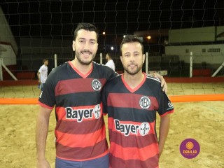 
<a style='margin-left: 5px;' class='btn btn-xs btn-social btn-facebook' href='https://www.facebook.com/sharer/sharer.php?u=https://www.boladovale.com.br/imgs/800-800-90/conteudo/fotos/1333/img2431.jpg' rel='popup' data-width='500' data-height='400'><i class='fa fa-facebook'></i>Compartilhar <span class='hidden-xs'>no Facebook</span>
</a> 
<a class='btn btn-default btn-xs' target='_blank' href='imgs/800-800-90/conteudo/fotos/1333/img2431.jpg'>
<span class='glyphicon glyphicon-cloud-download'></span> Salvar
</a> 
<span></span>