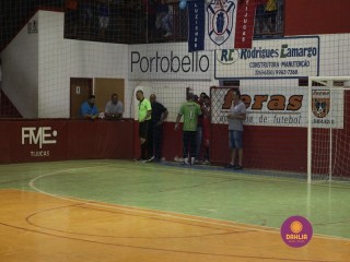 
<a style='margin-left: 5px;' class='btn btn-xs btn-social btn-facebook' href='https://www.facebook.com/sharer/sharer.php?u=https://www.boladovale.com.br/imgs/800-800-90/conteudo/fotos/1335/img2662.jpg' rel='popup' data-width='500' data-height='400'><i class='fa fa-facebook'></i>Compartilhar <span class='hidden-xs'>no Facebook</span>
</a> 
<a class='btn btn-default btn-xs' target='_blank' href='imgs/800-800-90/conteudo/fotos/1335/img2662.jpg'>
<span class='glyphicon glyphicon-cloud-download'></span> Salvar
</a> 
<span></span>
