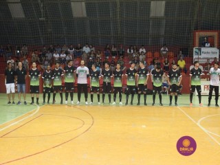 
<a style='margin-left: 5px;' class='btn btn-xs btn-social btn-facebook' href='https://www.facebook.com/sharer/sharer.php?u=https://www.boladovale.com.br/imgs/800-800-90/conteudo/fotos/1335/img2667.jpg' rel='popup' data-width='500' data-height='400'><i class='fa fa-facebook'></i>Compartilhar <span class='hidden-xs'>no Facebook</span>
</a> 
<a class='btn btn-default btn-xs' target='_blank' href='imgs/800-800-90/conteudo/fotos/1335/img2667.jpg'>
<span class='glyphicon glyphicon-cloud-download'></span> Salvar
</a> 
<span></span>