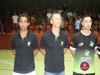 
<a style='margin-left: 5px;' class='btn btn-xs btn-social btn-facebook' href='https://www.facebook.com/sharer/sharer.php?u=https://www.boladovale.com.br/imgs/800-800-90/conteudo/fotos/1335/img2674.jpg' rel='popup' data-width='500' data-height='400'><i class='fa fa-facebook'></i>Compartilhar <span class='hidden-xs'>no Facebook</span>
</a> 
<a class='btn btn-default btn-xs' target='_blank' href='imgs/800-800-90/conteudo/fotos/1335/img2674.jpg'>
<span class='glyphicon glyphicon-cloud-download'></span> Salvar
</a> 
<span></span>