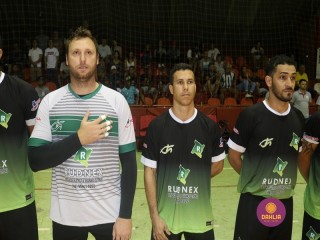 
<a style='margin-left: 5px;' class='btn btn-xs btn-social btn-facebook' href='https://www.facebook.com/sharer/sharer.php?u=https://www.boladovale.com.br/imgs/800-800-90/conteudo/fotos/1335/img2676.jpg' rel='popup' data-width='500' data-height='400'><i class='fa fa-facebook'></i>Compartilhar <span class='hidden-xs'>no Facebook</span>
</a> 
<a class='btn btn-default btn-xs' target='_blank' href='imgs/800-800-90/conteudo/fotos/1335/img2676.jpg'>
<span class='glyphicon glyphicon-cloud-download'></span> Salvar
</a> 
<span></span>