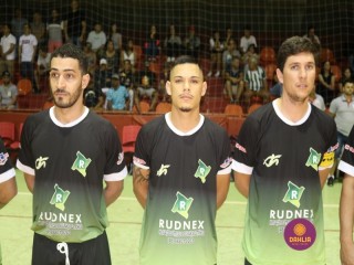 
<a style='margin-left: 5px;' class='btn btn-xs btn-social btn-facebook' href='https://www.facebook.com/sharer/sharer.php?u=https://www.boladovale.com.br/imgs/800-800-90/conteudo/fotos/1335/img2677.jpg' rel='popup' data-width='500' data-height='400'><i class='fa fa-facebook'></i>Compartilhar <span class='hidden-xs'>no Facebook</span>
</a> 
<a class='btn btn-default btn-xs' target='_blank' href='imgs/800-800-90/conteudo/fotos/1335/img2677.jpg'>
<span class='glyphicon glyphicon-cloud-download'></span> Salvar
</a> 
<span></span>