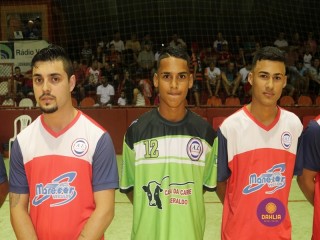 
<a style='margin-left: 5px;' class='btn btn-xs btn-social btn-facebook' href='https://www.facebook.com/sharer/sharer.php?u=https://www.boladovale.com.br/imgs/800-800-90/conteudo/fotos/1335/img2684.jpg' rel='popup' data-width='500' data-height='400'><i class='fa fa-facebook'></i>Compartilhar <span class='hidden-xs'>no Facebook</span>
</a> 
<a class='btn btn-default btn-xs' target='_blank' href='imgs/800-800-90/conteudo/fotos/1335/img2684.jpg'>
<span class='glyphicon glyphicon-cloud-download'></span> Salvar
</a> 
<span></span>