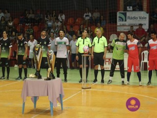 
<a style='margin-left: 5px;' class='btn btn-xs btn-social btn-facebook' href='https://www.facebook.com/sharer/sharer.php?u=https://www.boladovale.com.br/imgs/800-800-90/conteudo/fotos/1335/img2693.jpg' rel='popup' data-width='500' data-height='400'><i class='fa fa-facebook'></i>Compartilhar <span class='hidden-xs'>no Facebook</span>
</a> 
<a class='btn btn-default btn-xs' target='_blank' href='imgs/800-800-90/conteudo/fotos/1335/img2693.jpg'>
<span class='glyphicon glyphicon-cloud-download'></span> Salvar
</a> 
<span></span>