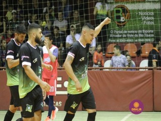 
<a style='margin-left: 5px;' class='btn btn-xs btn-social btn-facebook' href='https://www.facebook.com/sharer/sharer.php?u=https://www.boladovale.com.br/imgs/800-800-90/conteudo/fotos/1335/img2743.jpg' rel='popup' data-width='500' data-height='400'><i class='fa fa-facebook'></i>Compartilhar <span class='hidden-xs'>no Facebook</span>
</a> 
<a class='btn btn-default btn-xs' target='_blank' href='imgs/800-800-90/conteudo/fotos/1335/img2743.jpg'>
<span class='glyphicon glyphicon-cloud-download'></span> Salvar
</a> 
<span></span>