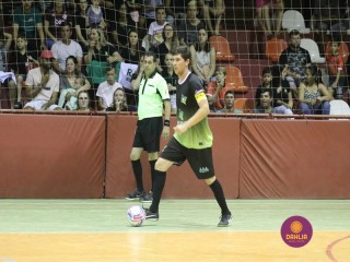 
<a style='margin-left: 5px;' class='btn btn-xs btn-social btn-facebook' href='https://www.facebook.com/sharer/sharer.php?u=https://www.boladovale.com.br/imgs/800-800-90/conteudo/fotos/1335/img2751.jpg' rel='popup' data-width='500' data-height='400'><i class='fa fa-facebook'></i>Compartilhar <span class='hidden-xs'>no Facebook</span>
</a> 
<a class='btn btn-default btn-xs' target='_blank' href='imgs/800-800-90/conteudo/fotos/1335/img2751.jpg'>
<span class='glyphicon glyphicon-cloud-download'></span> Salvar
</a> 
<span></span>