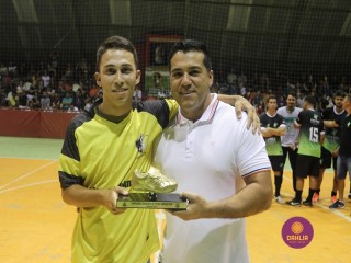 
<a style='margin-left: 5px;' class='btn btn-xs btn-social btn-facebook' href='https://www.facebook.com/sharer/sharer.php?u=https://www.boladovale.com.br/imgs/800-800-90/conteudo/fotos/1336/img2869.jpg' rel='popup' data-width='500' data-height='400'><i class='fa fa-facebook'></i>Compartilhar <span class='hidden-xs'>no Facebook</span>
</a> 
<a class='btn btn-default btn-xs' target='_blank' href='imgs/800-800-90/conteudo/fotos/1336/img2869.jpg'>
<span class='glyphicon glyphicon-cloud-download'></span> Salvar
</a> 
<span></span>