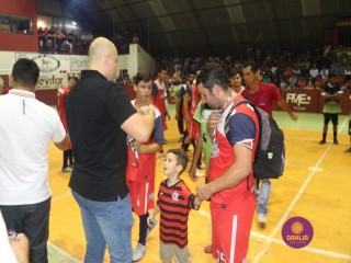
<a style='margin-left: 5px;' class='btn btn-xs btn-social btn-facebook' href='https://www.facebook.com/sharer/sharer.php?u=https://www.boladovale.com.br/imgs/800-800-90/conteudo/fotos/1336/img2877.jpg' rel='popup' data-width='500' data-height='400'><i class='fa fa-facebook'></i>Compartilhar <span class='hidden-xs'>no Facebook</span>
</a> 
<a class='btn btn-default btn-xs' target='_blank' href='imgs/800-800-90/conteudo/fotos/1336/img2877.jpg'>
<span class='glyphicon glyphicon-cloud-download'></span> Salvar
</a> 
<span></span>