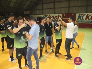 
<a style='margin-left: 5px;' class='btn btn-xs btn-social btn-facebook' href='https://www.facebook.com/sharer/sharer.php?u=https://www.boladovale.com.br/imgs/800-800-90/conteudo/fotos/1336/img2888.jpg' rel='popup' data-width='500' data-height='400'><i class='fa fa-facebook'></i>Compartilhar <span class='hidden-xs'>no Facebook</span>
</a> 
<a class='btn btn-default btn-xs' target='_blank' href='imgs/800-800-90/conteudo/fotos/1336/img2888.jpg'>
<span class='glyphicon glyphicon-cloud-download'></span> Salvar
</a> 
<span></span>