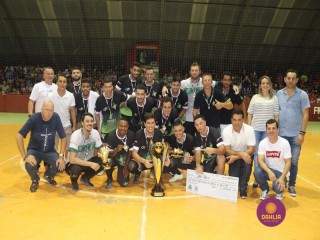
<a style='margin-left: 5px;' class='btn btn-xs btn-social btn-facebook' href='https://www.facebook.com/sharer/sharer.php?u=https://www.boladovale.com.br/imgs/800-800-90/conteudo/fotos/1336/img2899.jpg' rel='popup' data-width='500' data-height='400'><i class='fa fa-facebook'></i>Compartilhar <span class='hidden-xs'>no Facebook</span>
</a> 
<a class='btn btn-default btn-xs' target='_blank' href='imgs/800-800-90/conteudo/fotos/1336/img2899.jpg'>
<span class='glyphicon glyphicon-cloud-download'></span> Salvar
</a> 
<span></span>