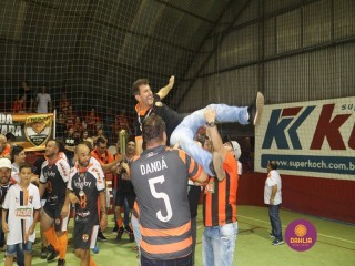 
<a style='margin-left: 5px;' class='btn btn-xs btn-social btn-facebook' href='https://www.facebook.com/sharer/sharer.php?u=https://www.boladovale.com.br/imgs/800-800-90/conteudo/fotos/1337/img3261.jpg' rel='popup' data-width='500' data-height='400'><i class='fa fa-facebook'></i>Compartilhar <span class='hidden-xs'>no Facebook</span>
</a> 
<a class='btn btn-default btn-xs' target='_blank' href='imgs/800-800-90/conteudo/fotos/1337/img3261.jpg'>
<span class='glyphicon glyphicon-cloud-download'></span> Salvar
</a> 
<span></span>