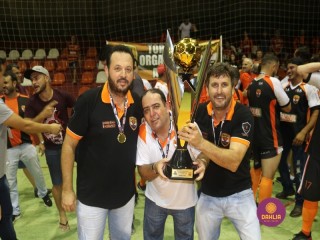 
<a style='margin-left: 5px;' class='btn btn-xs btn-social btn-facebook' href='https://www.facebook.com/sharer/sharer.php?u=https://www.boladovale.com.br/imgs/800-800-90/conteudo/fotos/1337/img3271.jpg' rel='popup' data-width='500' data-height='400'><i class='fa fa-facebook'></i>Compartilhar <span class='hidden-xs'>no Facebook</span>
</a> 
<a class='btn btn-default btn-xs' target='_blank' href='imgs/800-800-90/conteudo/fotos/1337/img3271.jpg'>
<span class='glyphicon glyphicon-cloud-download'></span> Salvar
</a> 
<span></span>