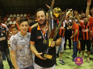 
<a style='margin-left: 5px;' class='btn btn-xs btn-social btn-facebook' href='https://www.facebook.com/sharer/sharer.php?u=https://www.boladovale.com.br/imgs/800-800-90/conteudo/fotos/1337/img3273.jpg' rel='popup' data-width='500' data-height='400'><i class='fa fa-facebook'></i>Compartilhar <span class='hidden-xs'>no Facebook</span>
</a> 
<a class='btn btn-default btn-xs' target='_blank' href='imgs/800-800-90/conteudo/fotos/1337/img3273.jpg'>
<span class='glyphicon glyphicon-cloud-download'></span> Salvar
</a> 
<span></span>