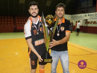 
<a style='margin-left: 5px;' class='btn btn-xs btn-social btn-facebook' href='https://www.facebook.com/sharer/sharer.php?u=https://www.boladovale.com.br/imgs/800-800-90/conteudo/fotos/1337/img3330.jpg' rel='popup' data-width='500' data-height='400'><i class='fa fa-facebook'></i>Compartilhar <span class='hidden-xs'>no Facebook</span>
</a> 
<a class='btn btn-default btn-xs' target='_blank' href='imgs/800-800-90/conteudo/fotos/1337/img3330.jpg'>
<span class='glyphicon glyphicon-cloud-download'></span> Salvar
</a> 
<span></span>