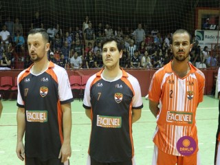 
<a style='margin-left: 5px;' class='btn btn-xs btn-social btn-facebook' href='https://www.facebook.com/sharer/sharer.php?u=https://www.boladovale.com.br/imgs/800-800-90/conteudo/fotos/1338/img2928.jpg' rel='popup' data-width='500' data-height='400'><i class='fa fa-facebook'></i>Compartilhar <span class='hidden-xs'>no Facebook</span>
</a> 
<a class='btn btn-default btn-xs' target='_blank' href='imgs/800-800-90/conteudo/fotos/1338/img2928.jpg'>
<span class='glyphicon glyphicon-cloud-download'></span> Salvar
</a> 
<span></span>