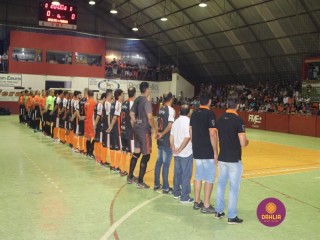 
<a style='margin-left: 5px;' class='btn btn-xs btn-social btn-facebook' href='https://www.facebook.com/sharer/sharer.php?u=https://www.boladovale.com.br/imgs/800-800-90/conteudo/fotos/1338/img2945.jpg' rel='popup' data-width='500' data-height='400'><i class='fa fa-facebook'></i>Compartilhar <span class='hidden-xs'>no Facebook</span>
</a> 
<a class='btn btn-default btn-xs' target='_blank' href='imgs/800-800-90/conteudo/fotos/1338/img2945.jpg'>
<span class='glyphicon glyphicon-cloud-download'></span> Salvar
</a> 
<span></span>