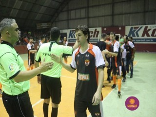
<a style='margin-left: 5px;' class='btn btn-xs btn-social btn-facebook' href='https://www.facebook.com/sharer/sharer.php?u=https://www.boladovale.com.br/imgs/800-800-90/conteudo/fotos/1338/img2952.jpg' rel='popup' data-width='500' data-height='400'><i class='fa fa-facebook'></i>Compartilhar <span class='hidden-xs'>no Facebook</span>
</a> 
<a class='btn btn-default btn-xs' target='_blank' href='imgs/800-800-90/conteudo/fotos/1338/img2952.jpg'>
<span class='glyphicon glyphicon-cloud-download'></span> Salvar
</a> 
<span></span>