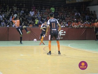 
<a style='margin-left: 5px;' class='btn btn-xs btn-social btn-facebook' href='https://www.facebook.com/sharer/sharer.php?u=https://www.boladovale.com.br/imgs/800-800-90/conteudo/fotos/1338/img2970.jpg' rel='popup' data-width='500' data-height='400'><i class='fa fa-facebook'></i>Compartilhar <span class='hidden-xs'>no Facebook</span>
</a> 
<a class='btn btn-default btn-xs' target='_blank' href='imgs/800-800-90/conteudo/fotos/1338/img2970.jpg'>
<span class='glyphicon glyphicon-cloud-download'></span> Salvar
</a> 
<span></span>