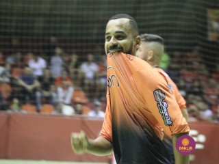 
<a style='margin-left: 5px;' class='btn btn-xs btn-social btn-facebook' href='https://www.facebook.com/sharer/sharer.php?u=https://www.boladovale.com.br/imgs/800-800-90/conteudo/fotos/1338/img2997.jpg' rel='popup' data-width='500' data-height='400'><i class='fa fa-facebook'></i>Compartilhar <span class='hidden-xs'>no Facebook</span>
</a> 
<a class='btn btn-default btn-xs' target='_blank' href='imgs/800-800-90/conteudo/fotos/1338/img2997.jpg'>
<span class='glyphicon glyphicon-cloud-download'></span> Salvar
</a> 
<span></span>