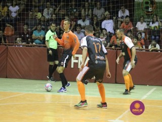 
<a style='margin-left: 5px;' class='btn btn-xs btn-social btn-facebook' href='https://www.facebook.com/sharer/sharer.php?u=https://www.boladovale.com.br/imgs/800-800-90/conteudo/fotos/1338/img3012.jpg' rel='popup' data-width='500' data-height='400'><i class='fa fa-facebook'></i>Compartilhar <span class='hidden-xs'>no Facebook</span>
</a> 
<a class='btn btn-default btn-xs' target='_blank' href='imgs/800-800-90/conteudo/fotos/1338/img3012.jpg'>
<span class='glyphicon glyphicon-cloud-download'></span> Salvar
</a> 
<span></span>