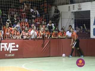 
<a style='margin-left: 5px;' class='btn btn-xs btn-social btn-facebook' href='https://www.facebook.com/sharer/sharer.php?u=https://www.boladovale.com.br/imgs/800-800-90/conteudo/fotos/1338/img3074.jpg' rel='popup' data-width='500' data-height='400'><i class='fa fa-facebook'></i>Compartilhar <span class='hidden-xs'>no Facebook</span>
</a> 
<a class='btn btn-default btn-xs' target='_blank' href='imgs/800-800-90/conteudo/fotos/1338/img3074.jpg'>
<span class='glyphicon glyphicon-cloud-download'></span> Salvar
</a> 
<span></span>