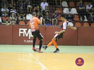 
<a style='margin-left: 5px;' class='btn btn-xs btn-social btn-facebook' href='https://www.facebook.com/sharer/sharer.php?u=https://www.boladovale.com.br/imgs/800-800-90/conteudo/fotos/1338/img3075.jpg' rel='popup' data-width='500' data-height='400'><i class='fa fa-facebook'></i>Compartilhar <span class='hidden-xs'>no Facebook</span>
</a> 
<a class='btn btn-default btn-xs' target='_blank' href='imgs/800-800-90/conteudo/fotos/1338/img3075.jpg'>
<span class='glyphicon glyphicon-cloud-download'></span> Salvar
</a> 
<span></span>