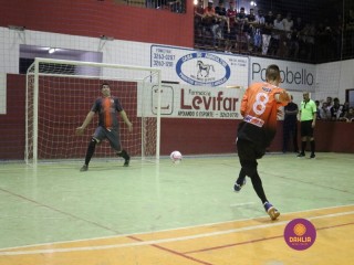 
<a style='margin-left: 5px;' class='btn btn-xs btn-social btn-facebook' href='https://www.facebook.com/sharer/sharer.php?u=https://www.boladovale.com.br/imgs/800-800-90/conteudo/fotos/1338/img3141.jpg' rel='popup' data-width='500' data-height='400'><i class='fa fa-facebook'></i>Compartilhar <span class='hidden-xs'>no Facebook</span>
</a> 
<a class='btn btn-default btn-xs' target='_blank' href='imgs/800-800-90/conteudo/fotos/1338/img3141.jpg'>
<span class='glyphicon glyphicon-cloud-download'></span> Salvar
</a> 
<span></span>