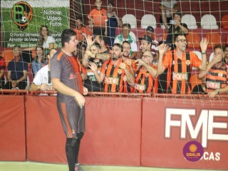 
<a style='margin-left: 5px;' class='btn btn-xs btn-social btn-facebook' href='https://www.facebook.com/sharer/sharer.php?u=https://www.boladovale.com.br/imgs/800-800-90/conteudo/fotos/1338/img3213.jpg' rel='popup' data-width='500' data-height='400'><i class='fa fa-facebook'></i>Compartilhar <span class='hidden-xs'>no Facebook</span>
</a> 
<a class='btn btn-default btn-xs' target='_blank' href='imgs/800-800-90/conteudo/fotos/1338/img3213.jpg'>
<span class='glyphicon glyphicon-cloud-download'></span> Salvar
</a> 
<span></span>