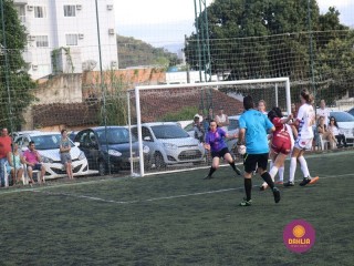 
<a style='margin-left: 5px;' class='btn btn-xs btn-social btn-facebook' href='https://www.facebook.com/sharer/sharer.php?u=https://www.boladovale.com.br/imgs/800-800-90/conteudo/fotos/1340/img5646-2.jpg' rel='popup' data-width='500' data-height='400'><i class='fa fa-facebook'></i>Compartilhar <span class='hidden-xs'>no Facebook</span>
</a> 
<a class='btn btn-default btn-xs' target='_blank' href='imgs/800-800-90/conteudo/fotos/1340/img5646-2.jpg'>
<span class='glyphicon glyphicon-cloud-download'></span> Salvar
</a> 
<span></span>