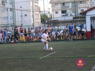 
<a style='margin-left: 5px;' class='btn btn-xs btn-social btn-facebook' href='https://www.facebook.com/sharer/sharer.php?u=https://www.boladovale.com.br/imgs/800-800-90/conteudo/fotos/1340/img5688-2.jpg' rel='popup' data-width='500' data-height='400'><i class='fa fa-facebook'></i>Compartilhar <span class='hidden-xs'>no Facebook</span>
</a> 
<a class='btn btn-default btn-xs' target='_blank' href='imgs/800-800-90/conteudo/fotos/1340/img5688-2.jpg'>
<span class='glyphicon glyphicon-cloud-download'></span> Salvar
</a> 
<span></span>