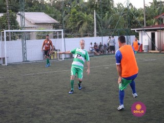 
<a style='margin-left: 5px;' class='btn btn-xs btn-social btn-facebook' href='https://www.facebook.com/sharer/sharer.php?u=https://www.boladovale.com.br/imgs/800-800-90/conteudo/fotos/1340/img5719-2.jpg' rel='popup' data-width='500' data-height='400'><i class='fa fa-facebook'></i>Compartilhar <span class='hidden-xs'>no Facebook</span>
</a> 
<a class='btn btn-default btn-xs' target='_blank' href='imgs/800-800-90/conteudo/fotos/1340/img5719-2.jpg'>
<span class='glyphicon glyphicon-cloud-download'></span> Salvar
</a> 
<span></span>