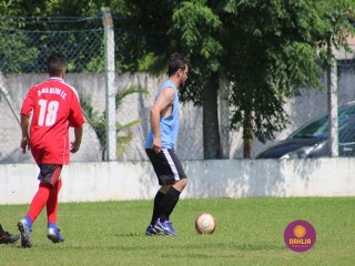 
<a style='margin-left: 5px;' class='btn btn-xs btn-social btn-facebook' href='https://www.facebook.com/sharer/sharer.php?u=https://www.boladovale.com.br/imgs/800-800-90/conteudo/fotos/1344/img4563.jpg' rel='popup' data-width='500' data-height='400'><i class='fa fa-facebook'></i>Compartilhar <span class='hidden-xs'>no Facebook</span>
</a> 
<a class='btn btn-default btn-xs' target='_blank' href='imgs/800-800-90/conteudo/fotos/1344/img4563.jpg'>
<span class='glyphicon glyphicon-cloud-download'></span> Salvar
</a> 
<span></span>