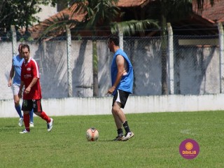 
<a style='margin-left: 5px;' class='btn btn-xs btn-social btn-facebook' href='https://www.facebook.com/sharer/sharer.php?u=https://www.boladovale.com.br/imgs/800-800-90/conteudo/fotos/1344/img4635.jpg' rel='popup' data-width='500' data-height='400'><i class='fa fa-facebook'></i>Compartilhar <span class='hidden-xs'>no Facebook</span>
</a> 
<a class='btn btn-default btn-xs' target='_blank' href='imgs/800-800-90/conteudo/fotos/1344/img4635.jpg'>
<span class='glyphicon glyphicon-cloud-download'></span> Salvar
</a> 
<span></span>