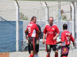 
<a style='margin-left: 5px;' class='btn btn-xs btn-social btn-facebook' href='https://www.facebook.com/sharer/sharer.php?u=https://www.boladovale.com.br/imgs/800-800-90/conteudo/fotos/1344/img4720.jpg' rel='popup' data-width='500' data-height='400'><i class='fa fa-facebook'></i>Compartilhar <span class='hidden-xs'>no Facebook</span>
</a> 
<a class='btn btn-default btn-xs' target='_blank' href='imgs/800-800-90/conteudo/fotos/1344/img4720.jpg'>
<span class='glyphicon glyphicon-cloud-download'></span> Salvar
</a> 
<span></span>