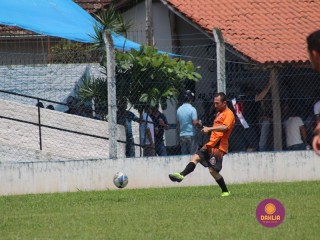 
<a style='margin-left: 5px;' class='btn btn-xs btn-social btn-facebook' href='https://www.facebook.com/sharer/sharer.php?u=https://www.boladovale.com.br/imgs/800-800-90/conteudo/fotos/1347/img5157.jpg' rel='popup' data-width='500' data-height='400'><i class='fa fa-facebook'></i>Compartilhar <span class='hidden-xs'>no Facebook</span>
</a> 
<a class='btn btn-default btn-xs' target='_blank' href='imgs/800-800-90/conteudo/fotos/1347/img5157.jpg'>
<span class='glyphicon glyphicon-cloud-download'></span> Salvar
</a> 
<span></span>