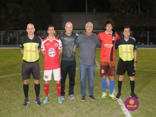 
<a style='margin-left: 5px;' class='btn btn-xs btn-social btn-facebook' href='https://www.facebook.com/sharer/sharer.php?u=https://www.boladovale.com.br/imgs/800-800-90/conteudo/fotos/1349/img6967.jpg' rel='popup' data-width='500' data-height='400'><i class='fa fa-facebook'></i>Compartilhar <span class='hidden-xs'>no Facebook</span>
</a> 
<a class='btn btn-default btn-xs' target='_blank' href='imgs/800-800-90/conteudo/fotos/1349/img6967.jpg'>
<span class='glyphicon glyphicon-cloud-download'></span> Salvar
</a> 
<span></span>