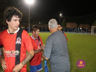 
<a style='margin-left: 5px;' class='btn btn-xs btn-social btn-facebook' href='https://www.facebook.com/sharer/sharer.php?u=https://www.boladovale.com.br/imgs/800-800-90/conteudo/fotos/1349/img7163.jpg' rel='popup' data-width='500' data-height='400'><i class='fa fa-facebook'></i>Compartilhar <span class='hidden-xs'>no Facebook</span>
</a> 
<a class='btn btn-default btn-xs' target='_blank' href='imgs/800-800-90/conteudo/fotos/1349/img7163.jpg'>
<span class='glyphicon glyphicon-cloud-download'></span> Salvar
</a> 
<span></span>