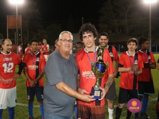 
<a style='margin-left: 5px;' class='btn btn-xs btn-social btn-facebook' href='https://www.facebook.com/sharer/sharer.php?u=https://www.boladovale.com.br/imgs/800-800-90/conteudo/fotos/1349/img7167.jpg' rel='popup' data-width='500' data-height='400'><i class='fa fa-facebook'></i>Compartilhar <span class='hidden-xs'>no Facebook</span>
</a> 
<a class='btn btn-default btn-xs' target='_blank' href='imgs/800-800-90/conteudo/fotos/1349/img7167.jpg'>
<span class='glyphicon glyphicon-cloud-download'></span> Salvar
</a> 
<span></span>