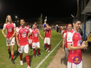 
<a style='margin-left: 5px;' class='btn btn-xs btn-social btn-facebook' href='https://www.facebook.com/sharer/sharer.php?u=https://www.boladovale.com.br/imgs/800-800-90/conteudo/fotos/1349/img7186.jpg' rel='popup' data-width='500' data-height='400'><i class='fa fa-facebook'></i>Compartilhar <span class='hidden-xs'>no Facebook</span>
</a> 
<a class='btn btn-default btn-xs' target='_blank' href='imgs/800-800-90/conteudo/fotos/1349/img7186.jpg'>
<span class='glyphicon glyphicon-cloud-download'></span> Salvar
</a> 
<span></span>
