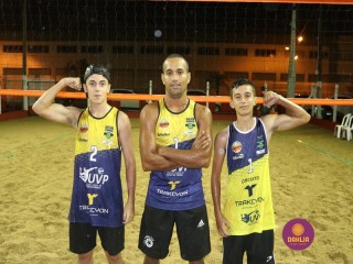 
<a style='margin-left: 5px;' class='btn btn-xs btn-social btn-facebook' href='https://www.facebook.com/sharer/sharer.php?u=https://www.boladovale.com.br/imgs/800-800-90/conteudo/fotos/1351/img7393.jpg' rel='popup' data-width='500' data-height='400'><i class='fa fa-facebook'></i>Compartilhar <span class='hidden-xs'>no Facebook</span>
</a> 
<a class='btn btn-default btn-xs' target='_blank' href='imgs/800-800-90/conteudo/fotos/1351/img7393.jpg'>
<span class='glyphicon glyphicon-cloud-download'></span> Salvar
</a> 
<span></span>