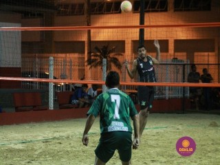 
<a style='margin-left: 5px;' class='btn btn-xs btn-social btn-facebook' href='https://www.facebook.com/sharer/sharer.php?u=https://www.boladovale.com.br/imgs/800-800-90/conteudo/fotos/1353/img8038.jpg' rel='popup' data-width='500' data-height='400'><i class='fa fa-facebook'></i>Compartilhar <span class='hidden-xs'>no Facebook</span>
</a> 
<a class='btn btn-default btn-xs' target='_blank' href='imgs/800-800-90/conteudo/fotos/1353/img8038.jpg'>
<span class='glyphicon glyphicon-cloud-download'></span> Salvar
</a> 
<span></span>