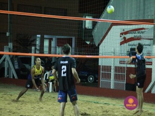 
<a style='margin-left: 5px;' class='btn btn-xs btn-social btn-facebook' href='https://www.facebook.com/sharer/sharer.php?u=https://www.boladovale.com.br/imgs/800-800-90/conteudo/fotos/1355/img8138.jpg' rel='popup' data-width='500' data-height='400'><i class='fa fa-facebook'></i>Compartilhar <span class='hidden-xs'>no Facebook</span>
</a> 
<a class='btn btn-default btn-xs' target='_blank' href='imgs/800-800-90/conteudo/fotos/1355/img8138.jpg'>
<span class='glyphicon glyphicon-cloud-download'></span> Salvar
</a> 
<span></span>