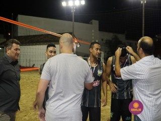 
<a style='margin-left: 5px;' class='btn btn-xs btn-social btn-facebook' href='https://www.facebook.com/sharer/sharer.php?u=https://www.boladovale.com.br/imgs/800-800-90/conteudo/fotos/1356/img7534.jpg' rel='popup' data-width='500' data-height='400'><i class='fa fa-facebook'></i>Compartilhar <span class='hidden-xs'>no Facebook</span>
</a> 
<a class='btn btn-default btn-xs' target='_blank' href='imgs/800-800-90/conteudo/fotos/1356/img7534.jpg'>
<span class='glyphicon glyphicon-cloud-download'></span> Salvar
</a> 
<span></span>