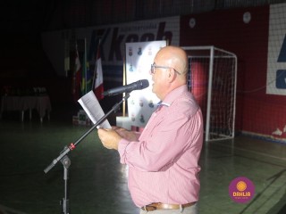 
<a style='margin-left: 5px;' class='btn btn-xs btn-social btn-facebook' href='https://www.facebook.com/sharer/sharer.php?u=https://www.boladovale.com.br/imgs/800-800-90/conteudo/fotos/1357/img7757.jpg' rel='popup' data-width='500' data-height='400'><i class='fa fa-facebook'></i>Compartilhar <span class='hidden-xs'>no Facebook</span>
</a> 
<a class='btn btn-default btn-xs' target='_blank' href='imgs/800-800-90/conteudo/fotos/1357/img7757.jpg'>
<span class='glyphicon glyphicon-cloud-download'></span> Salvar
</a> 
<span></span>
