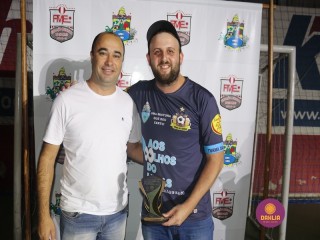 
<a style='margin-left: 5px;' class='btn btn-xs btn-social btn-facebook' href='https://www.facebook.com/sharer/sharer.php?u=https://www.boladovale.com.br/imgs/800-800-90/conteudo/fotos/1357/img7821.jpg' rel='popup' data-width='500' data-height='400'><i class='fa fa-facebook'></i>Compartilhar <span class='hidden-xs'>no Facebook</span>
</a> 
<a class='btn btn-default btn-xs' target='_blank' href='imgs/800-800-90/conteudo/fotos/1357/img7821.jpg'>
<span class='glyphicon glyphicon-cloud-download'></span> Salvar
</a> 
<span></span>