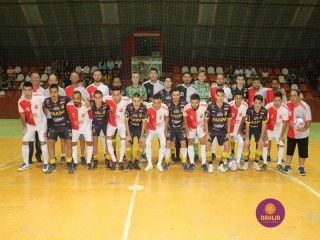 
<a style='margin-left: 5px;' class='btn btn-xs btn-social btn-facebook' href='https://www.facebook.com/sharer/sharer.php?u=https://www.boladovale.com.br/imgs/800-800-90/conteudo/fotos/1358/img7856.jpg' rel='popup' data-width='500' data-height='400'><i class='fa fa-facebook'></i>Compartilhar <span class='hidden-xs'>no Facebook</span>
</a> 
<a class='btn btn-default btn-xs' target='_blank' href='imgs/800-800-90/conteudo/fotos/1358/img7856.jpg'>
<span class='glyphicon glyphicon-cloud-download'></span> Salvar
</a> 
<span></span>