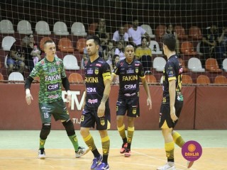 
<a style='margin-left: 5px;' class='btn btn-xs btn-social btn-facebook' href='https://www.facebook.com/sharer/sharer.php?u=https://www.boladovale.com.br/imgs/800-800-90/conteudo/fotos/1358/img7914.jpg' rel='popup' data-width='500' data-height='400'><i class='fa fa-facebook'></i>Compartilhar <span class='hidden-xs'>no Facebook</span>
</a> 
<a class='btn btn-default btn-xs' target='_blank' href='imgs/800-800-90/conteudo/fotos/1358/img7914.jpg'>
<span class='glyphicon glyphicon-cloud-download'></span> Salvar
</a> 
<span></span>