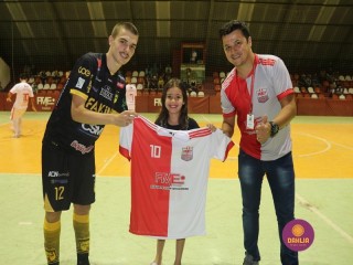 
<a style='margin-left: 5px;' class='btn btn-xs btn-social btn-facebook' href='https://www.facebook.com/sharer/sharer.php?u=https://www.boladovale.com.br/imgs/800-800-90/conteudo/fotos/1358/img7930.jpg' rel='popup' data-width='500' data-height='400'><i class='fa fa-facebook'></i>Compartilhar <span class='hidden-xs'>no Facebook</span>
</a> 
<a class='btn btn-default btn-xs' target='_blank' href='imgs/800-800-90/conteudo/fotos/1358/img7930.jpg'>
<span class='glyphicon glyphicon-cloud-download'></span> Salvar
</a> 
<span></span>