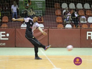 
<a style='margin-left: 5px;' class='btn btn-xs btn-social btn-facebook' href='https://www.facebook.com/sharer/sharer.php?u=https://www.boladovale.com.br/imgs/800-800-90/conteudo/fotos/1358/img7941.jpg' rel='popup' data-width='500' data-height='400'><i class='fa fa-facebook'></i>Compartilhar <span class='hidden-xs'>no Facebook</span>
</a> 
<a class='btn btn-default btn-xs' target='_blank' href='imgs/800-800-90/conteudo/fotos/1358/img7941.jpg'>
<span class='glyphicon glyphicon-cloud-download'></span> Salvar
</a> 
<span></span>